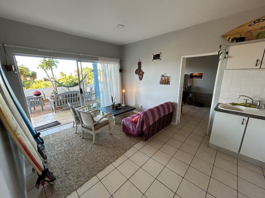 7 Bedroom Property for Sale in Wavecrest Eastern Cape